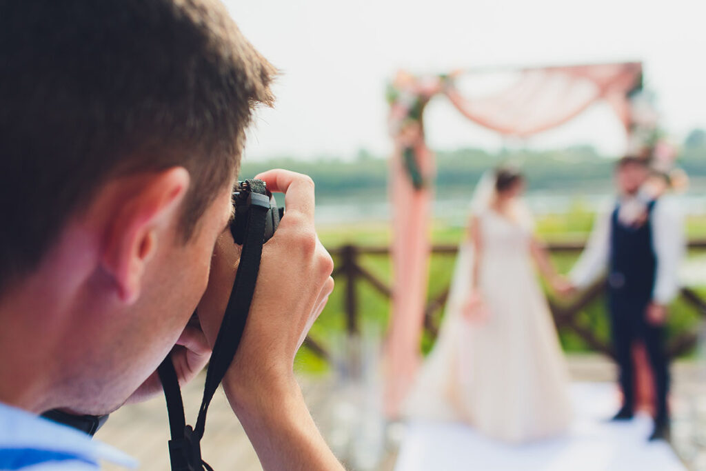【結婚式の写真】アマチュアカメラマンが気をつけるべき服装と心構え